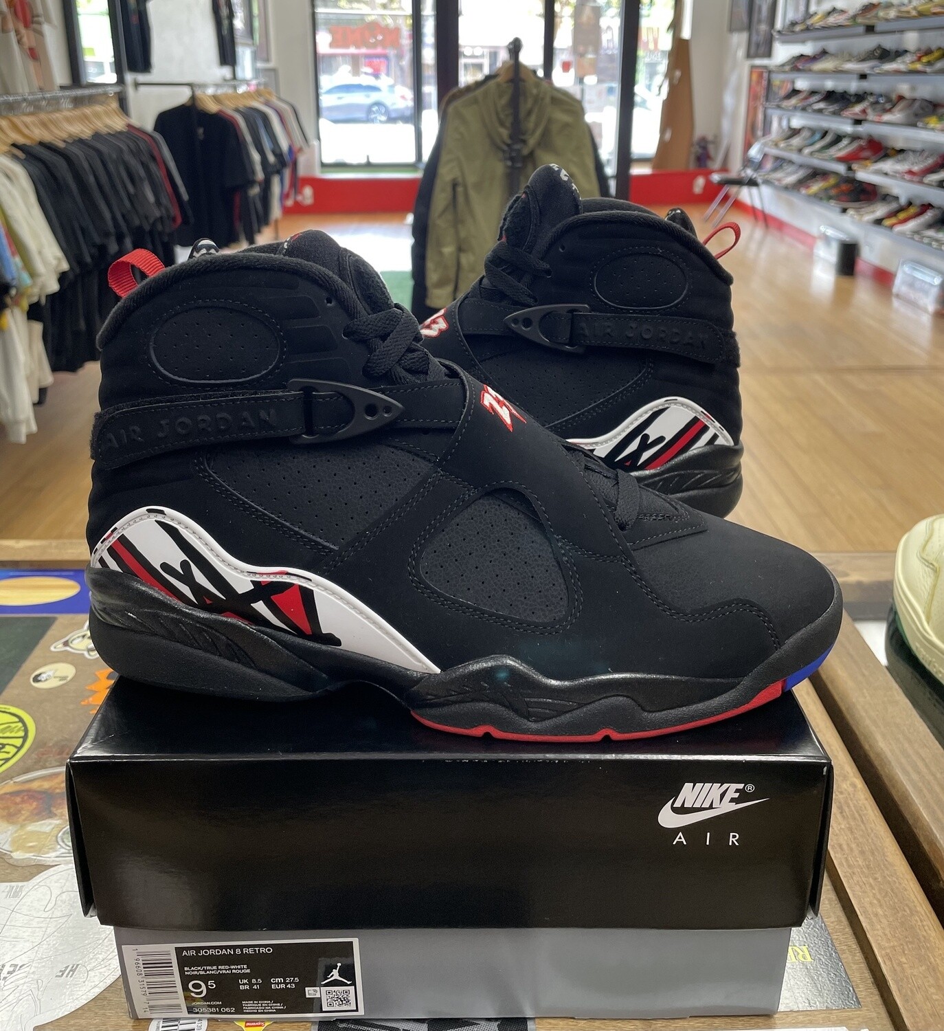 DS Jordan 8 Retro Playoffs Size 9.5