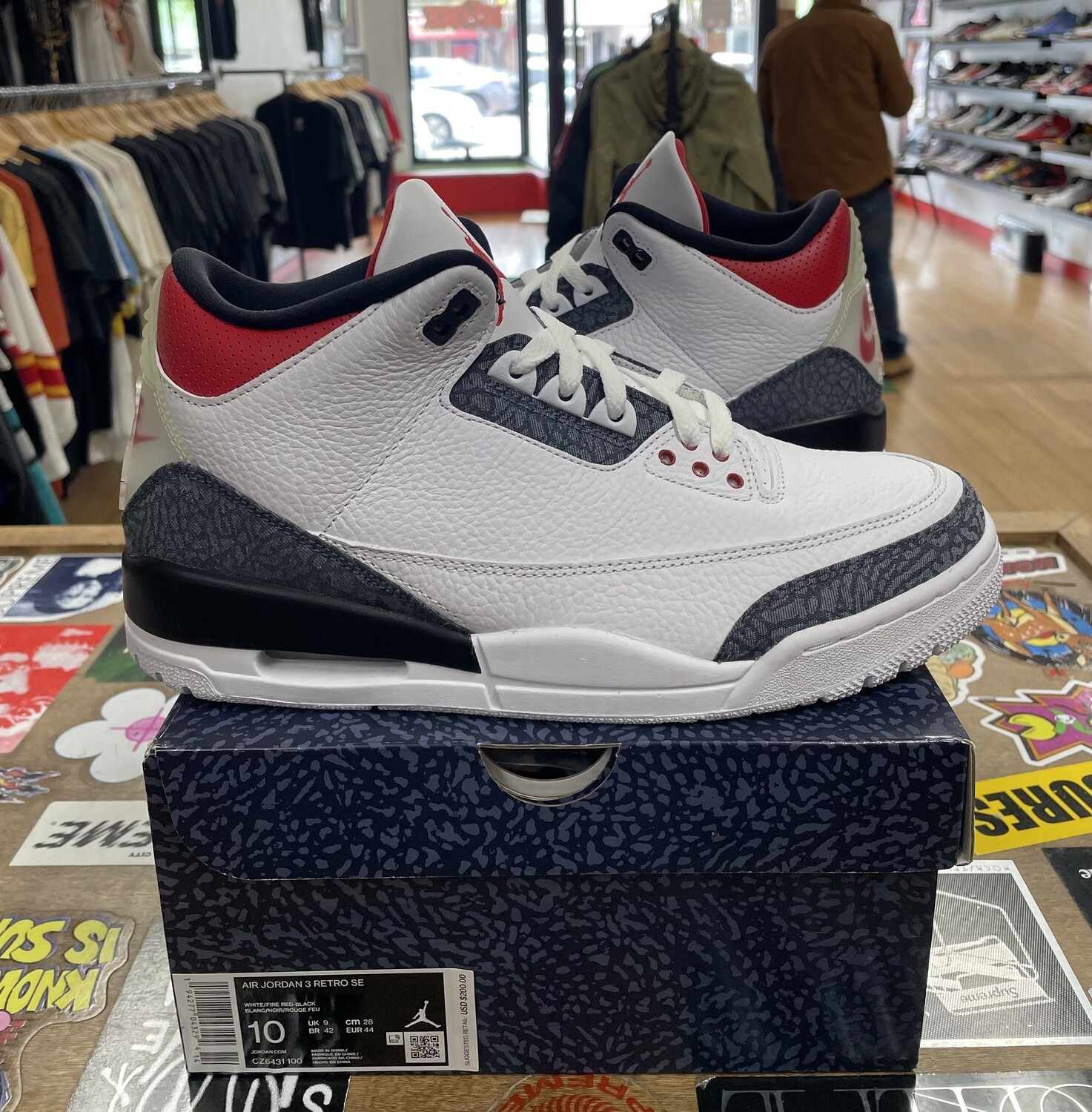 DS Jordan 3 Retro SE Fire Red Denim (2020) Size 10