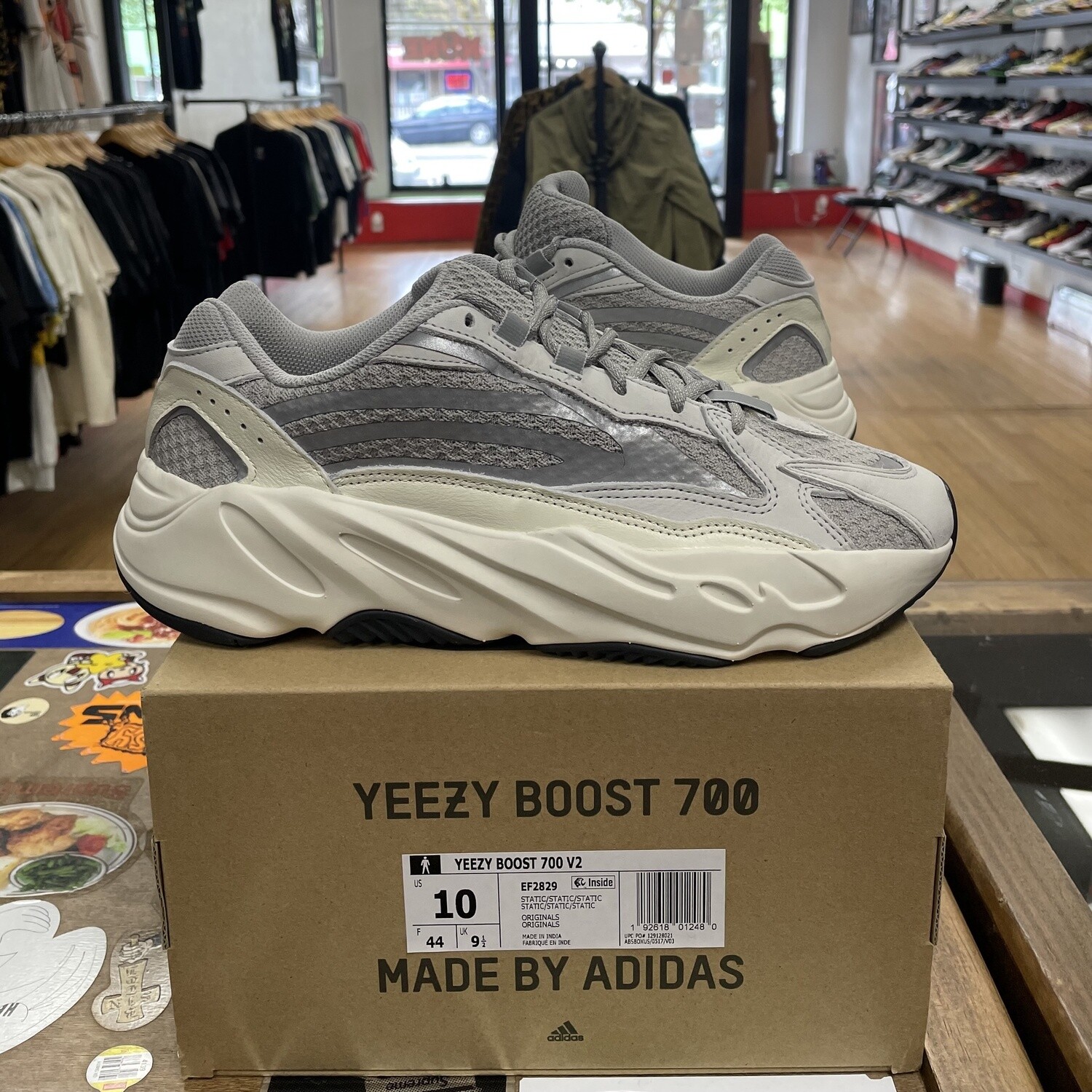 DS Adidas Yeezy Boost 700 V2 Static Size 10