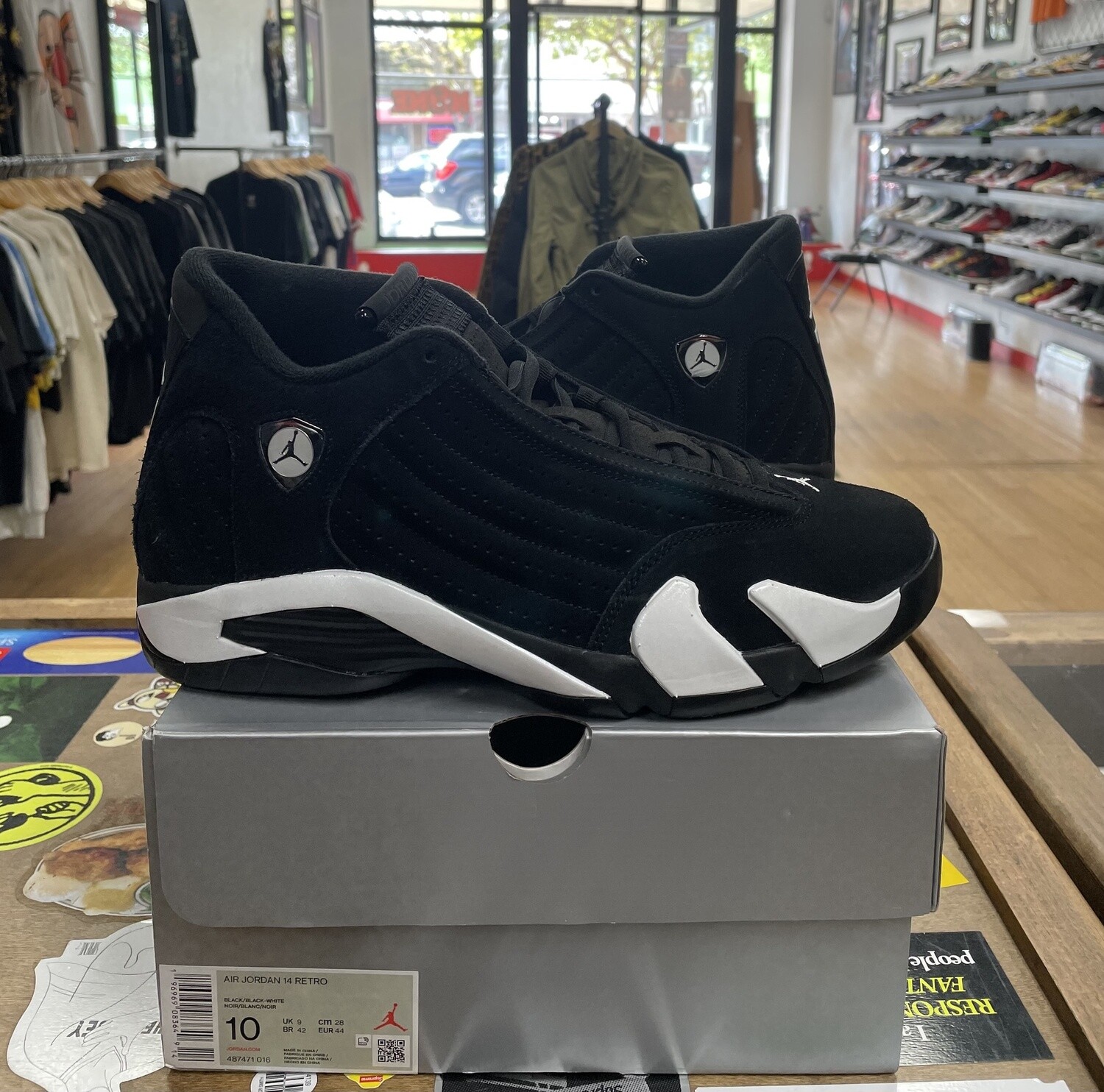 DS Jordan 14 Retro Black White Size 10