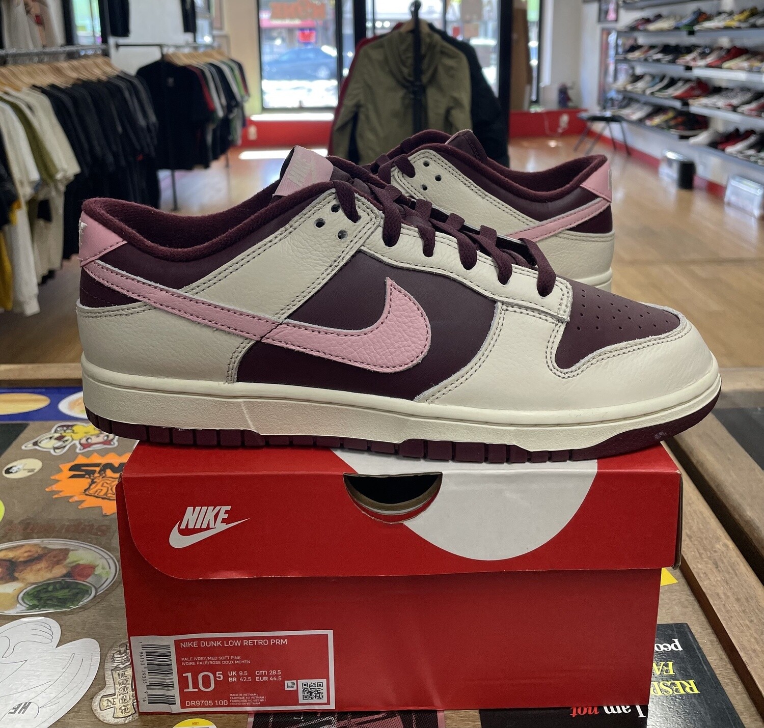 DS Nike Dunk Low Retro PRM Valentine’s Day Size 10.5