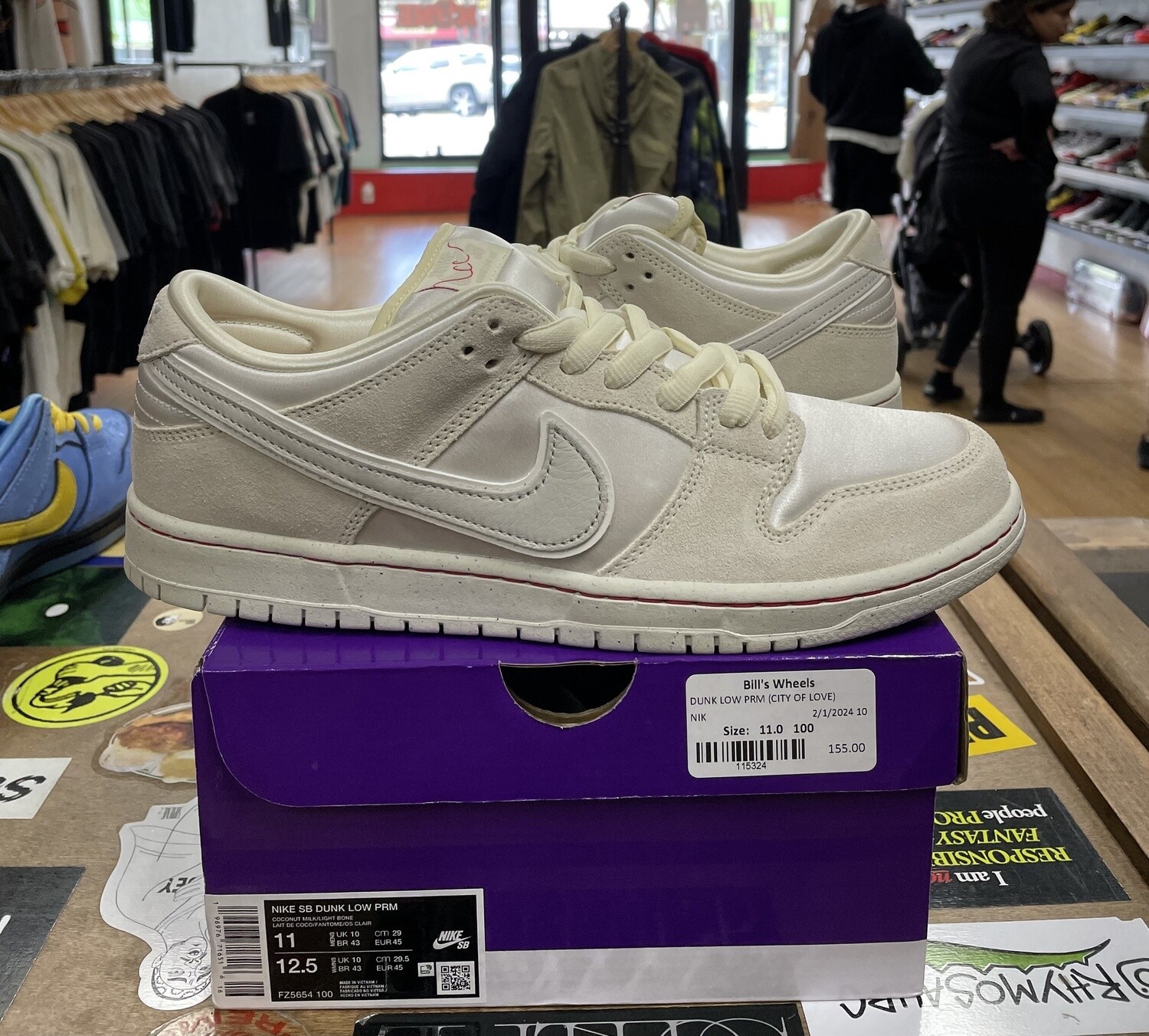 DS Nike SB Dunk Low City Of Love Light Bone Size 11