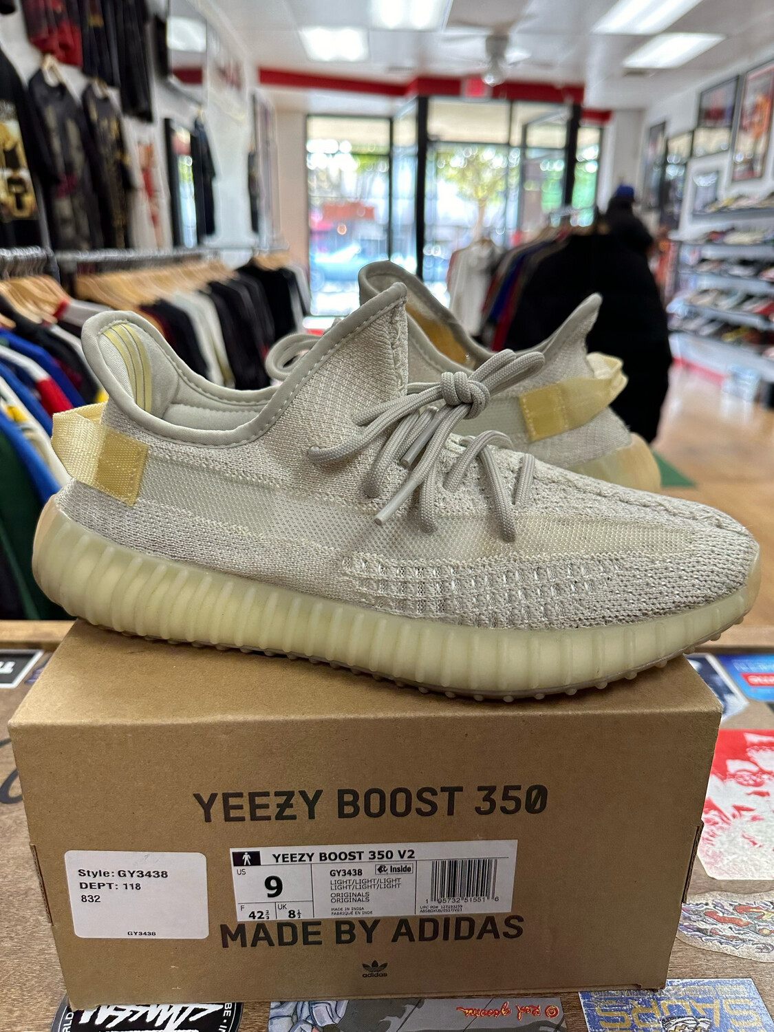 Pre Owned Yeezy Boost 350 V2 Light Size 9