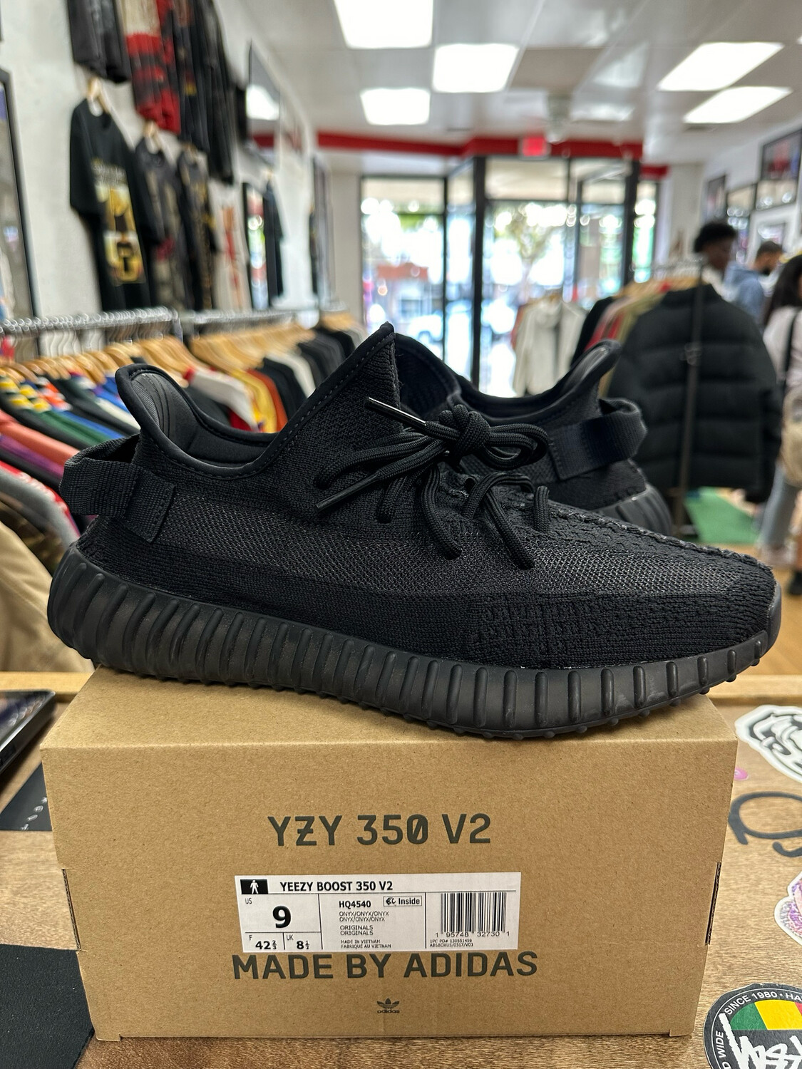 Pre Owned Adidas Yeezy Boost 350 V2 Onyx (2022/2023) Size 9