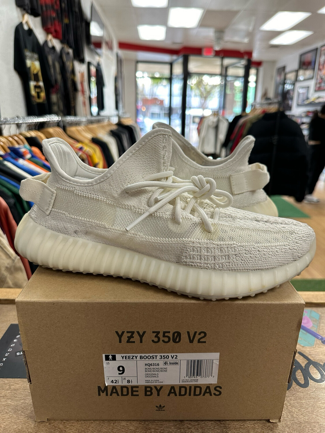 Pre owned Adidas Yeezy 350 V2 Bone 9