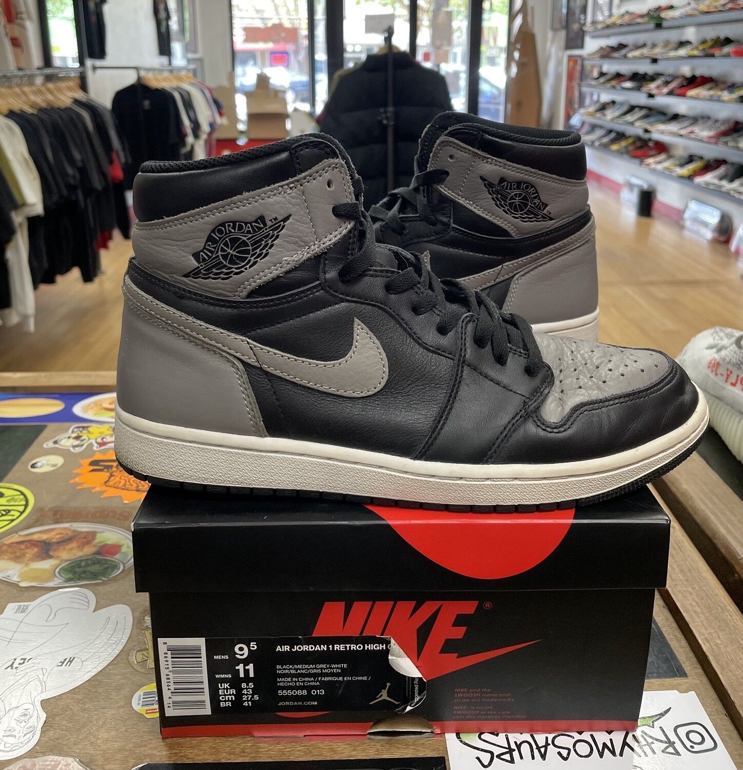 Jordan 1 Shadow Size 9.5 Pre Owned
