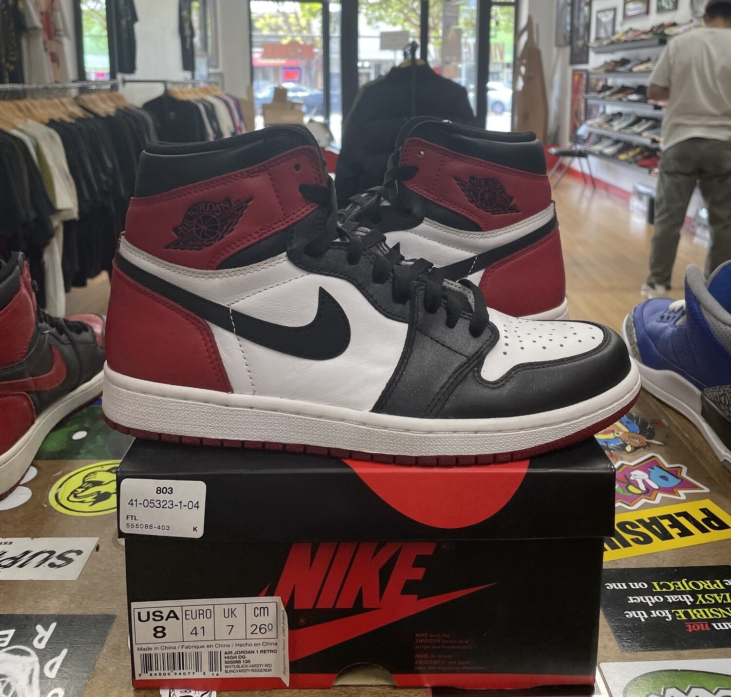 Pre Owned Jordan 1 Retro Black Toe (2016) Size 8