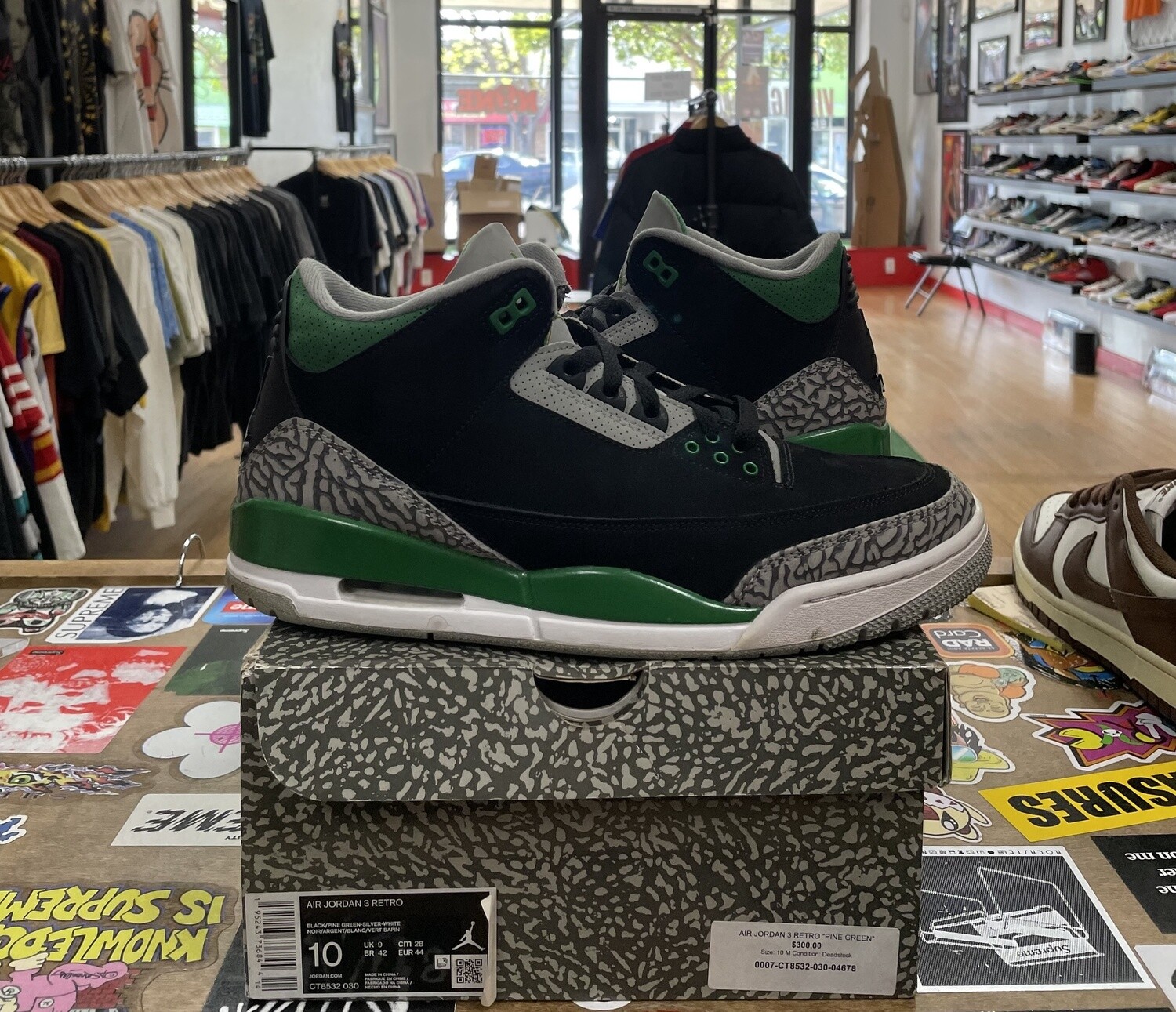 Jordan 3 Pine Green Size 10 Pre Owned