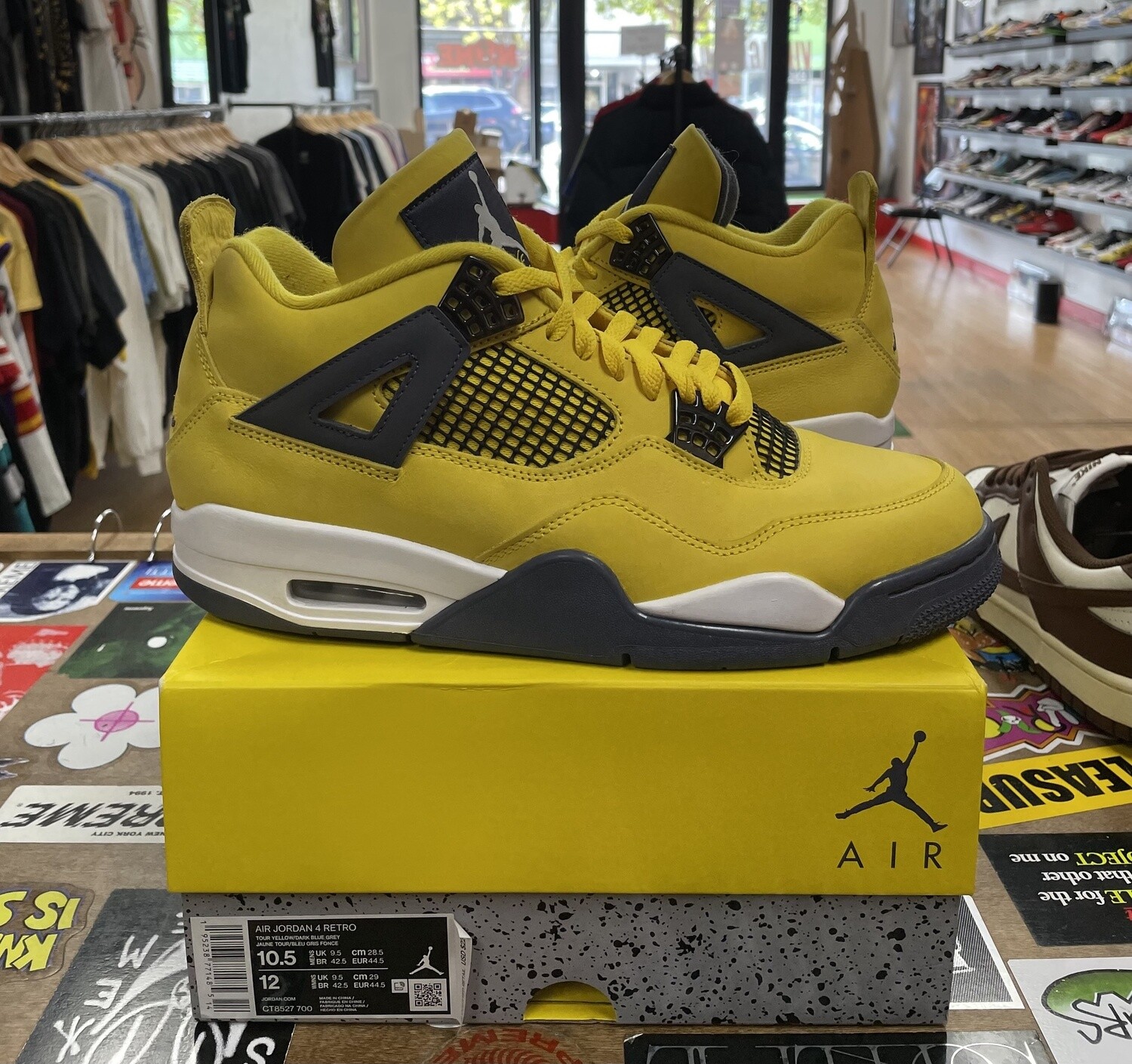 Pre Owned Jordan 4 Retro Lightning (2021) Size 10.5