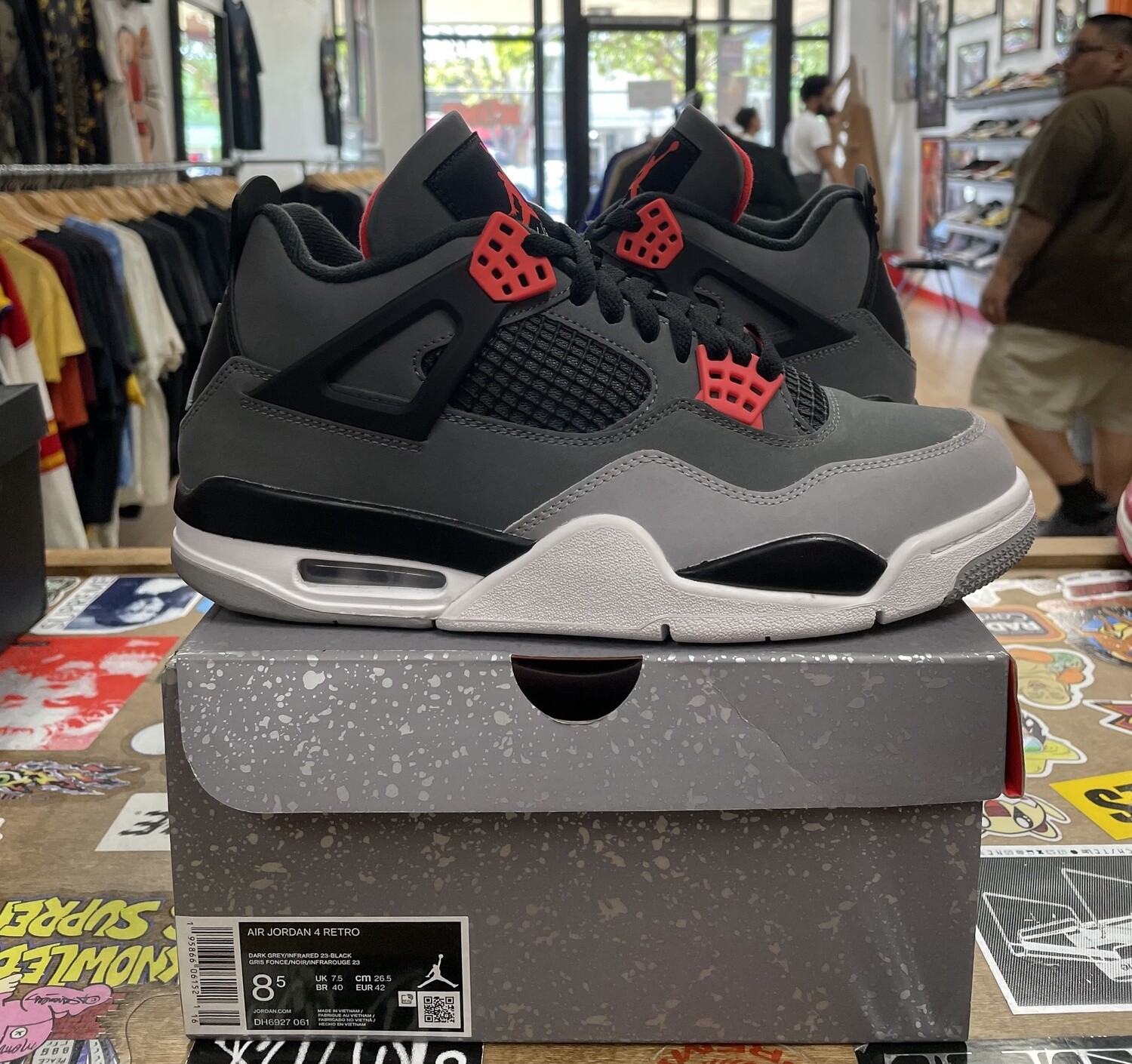 Pre-Owned Jordan 4 Infrared Size 8.5