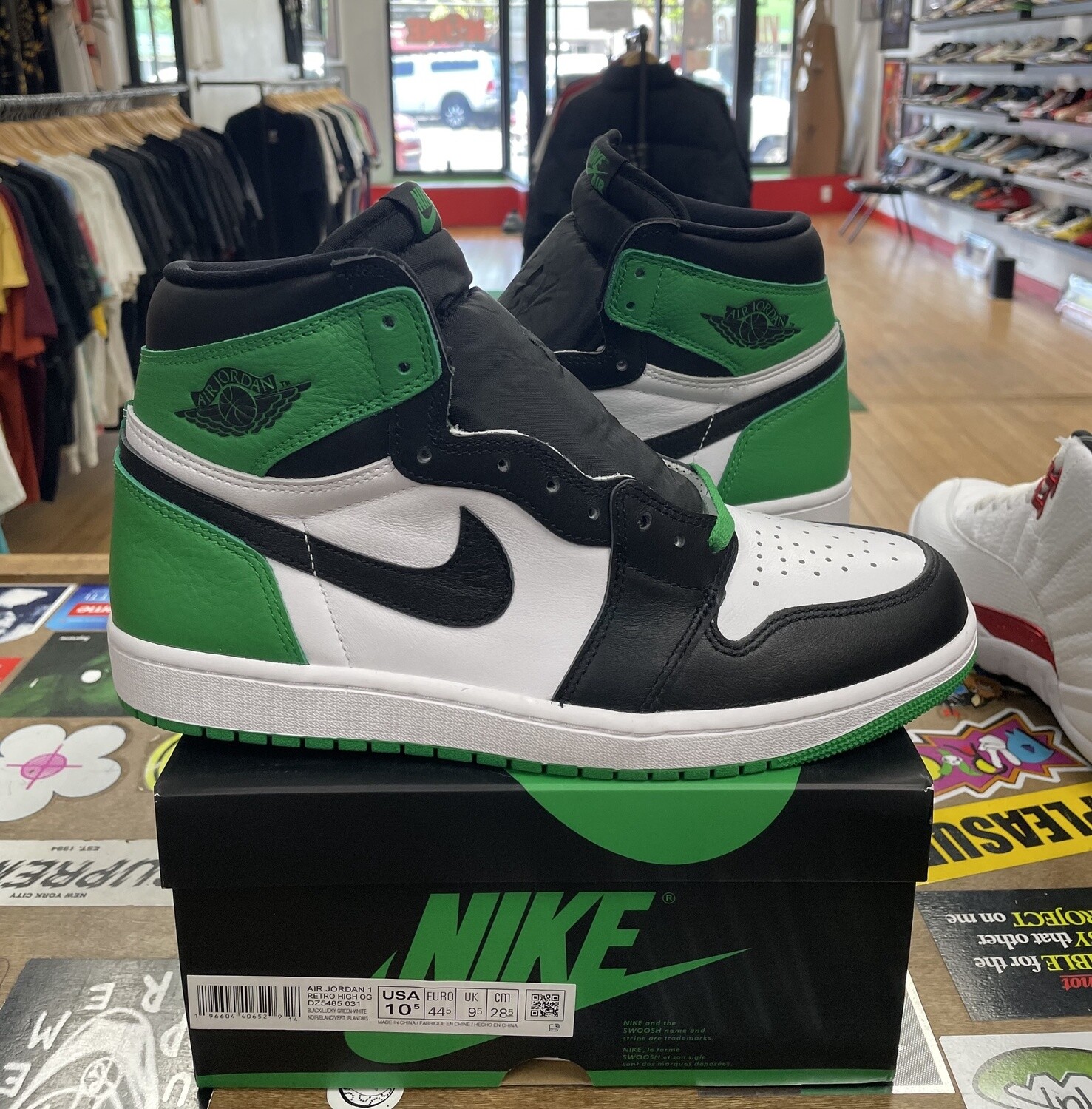 DS Jordan 1 Retro High OG Lucky Green Size 10.5