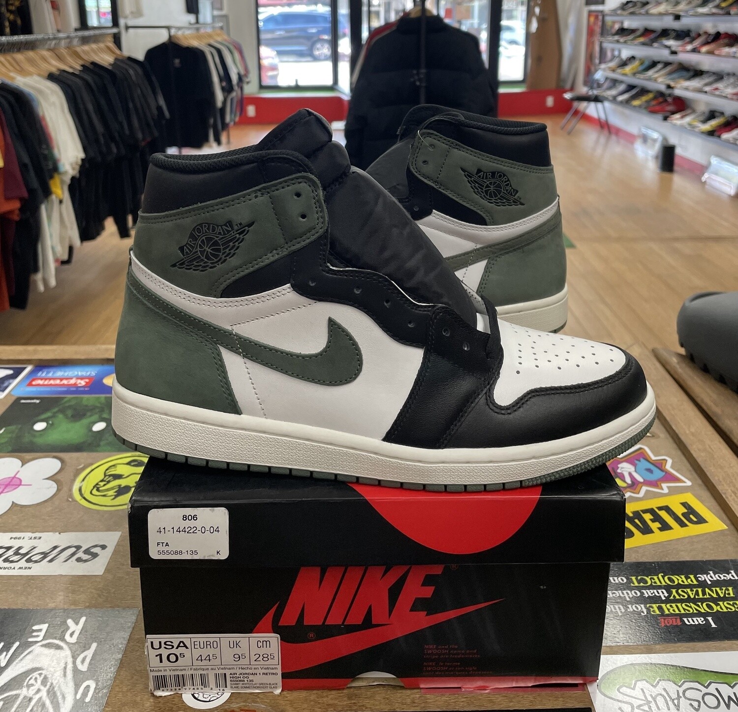 DS Jordan 1 Retro High Clay Green Size 10.5