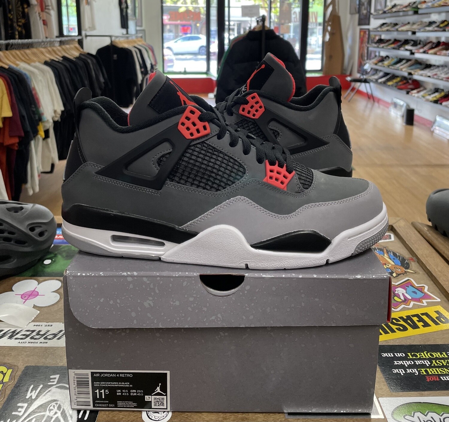DS Jordan 4 Infrared Size 11.5