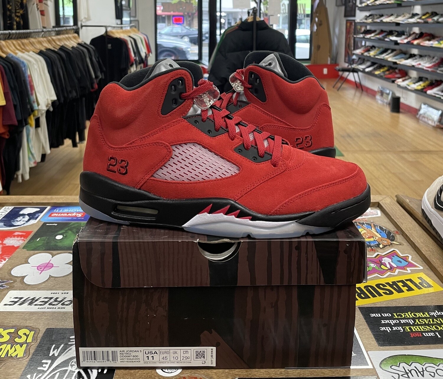 DS Jordan 5 Retro Raging Bull Red (2021) Size 11