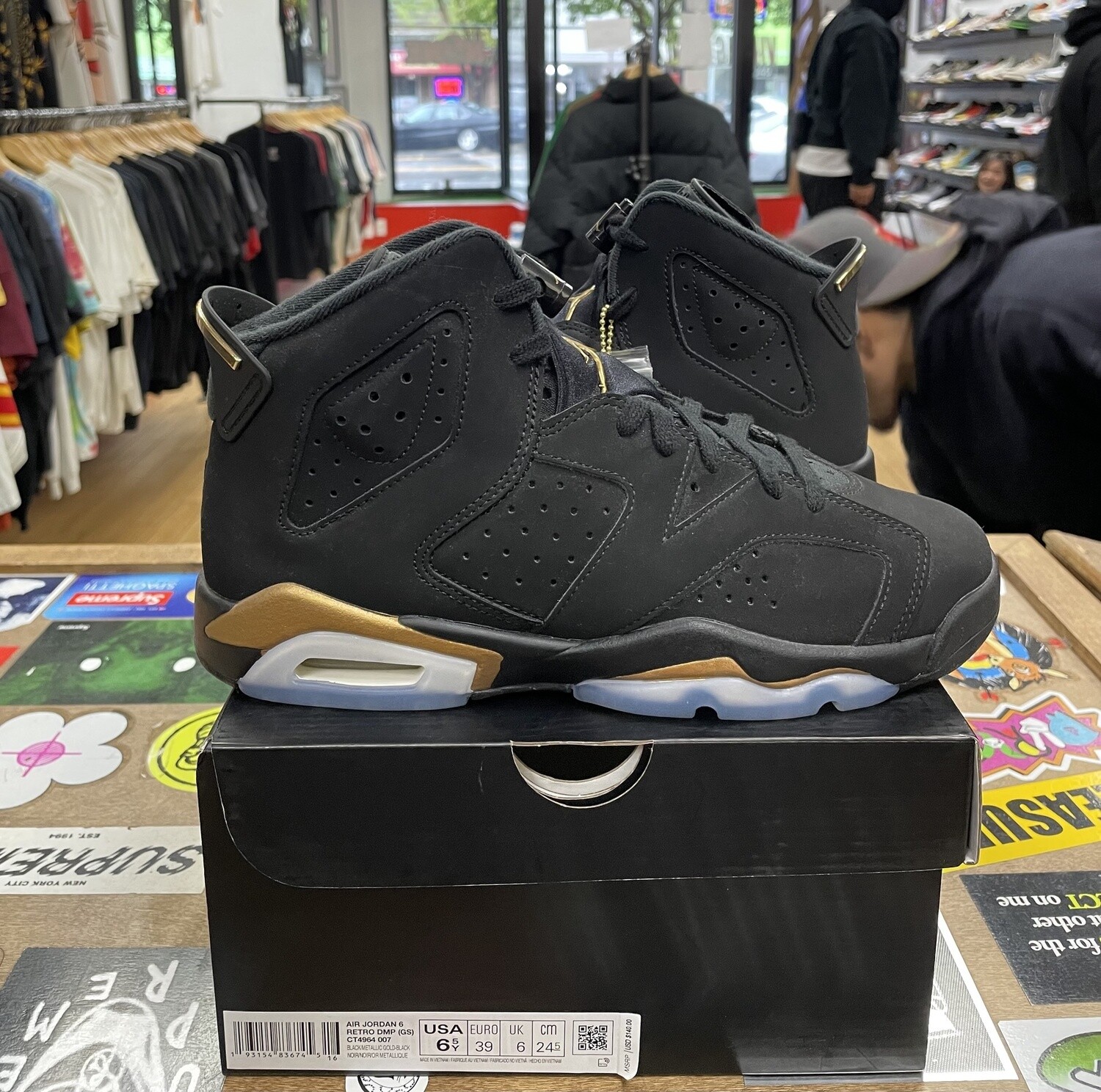 DS Jordan 6 Retro DMP Size 6.5Y (GS)