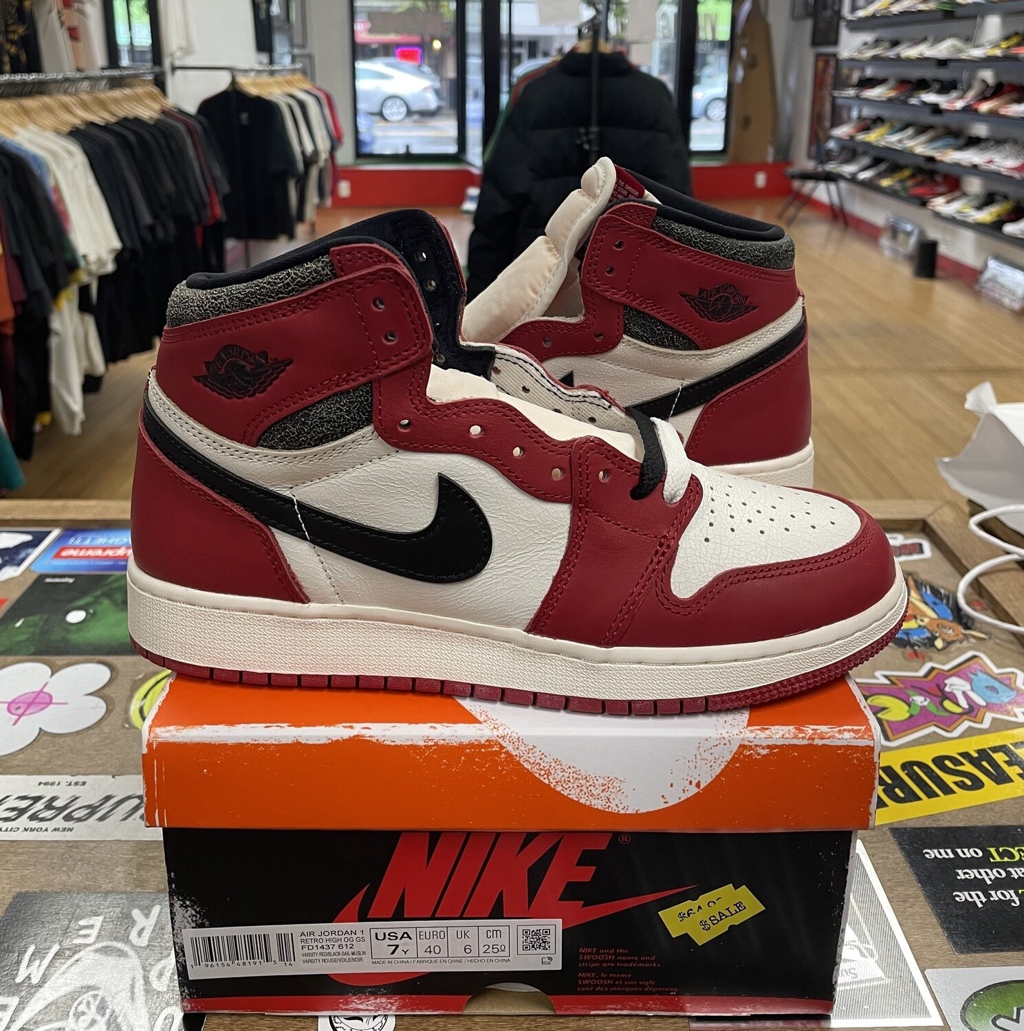 DS Jordan 1 Retro High OG Chicago Lost &amp; Found Size 7Y
