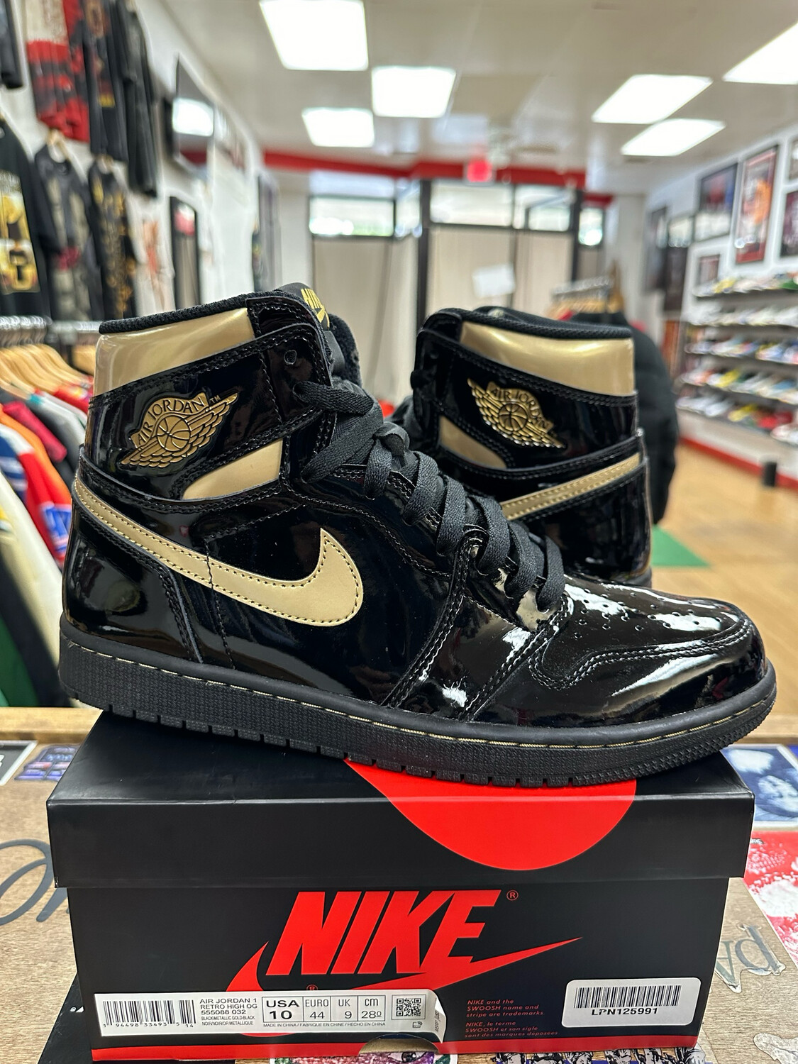 Pre-Owned Jordan 1 Metallic Gold Size 10