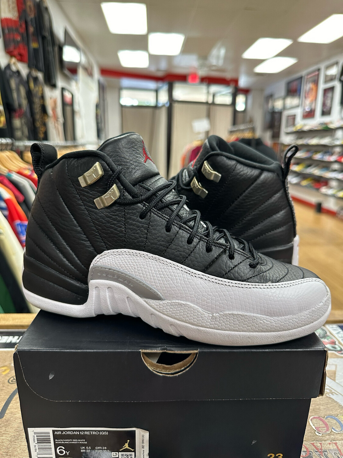 Pre-Owned Jordan 12 Playoff Size 6y