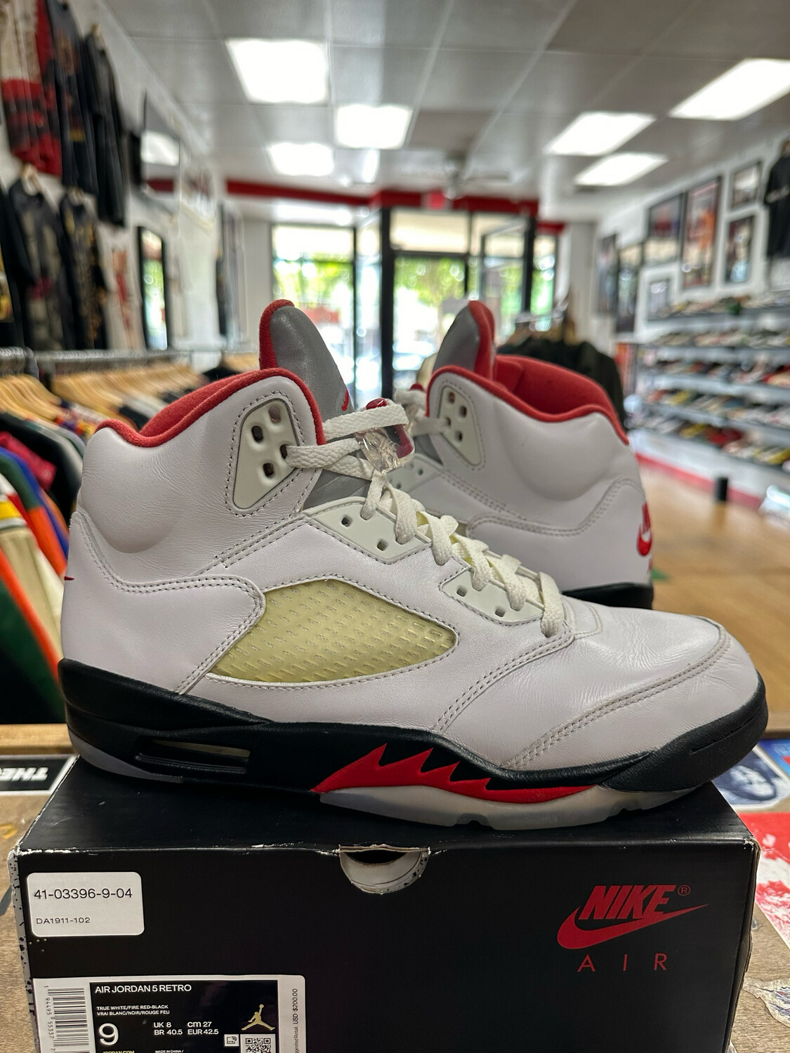 Pre-Owned Jordan 5 Fire Red Size 9