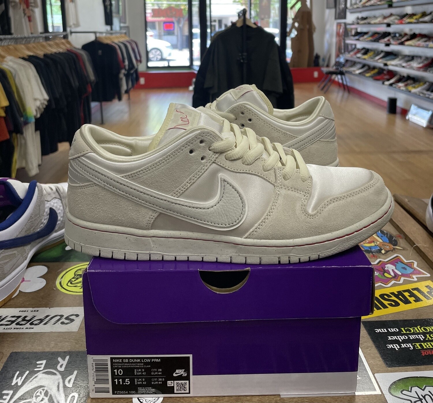 Nike Dunk SB City Of Love Size 10 Pre Owned