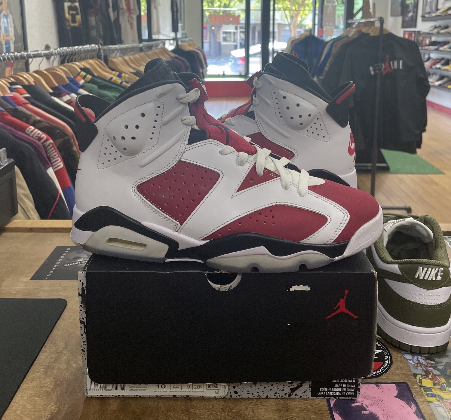 2021 Jordan 1 Carmine Size 10 Pre-Owned