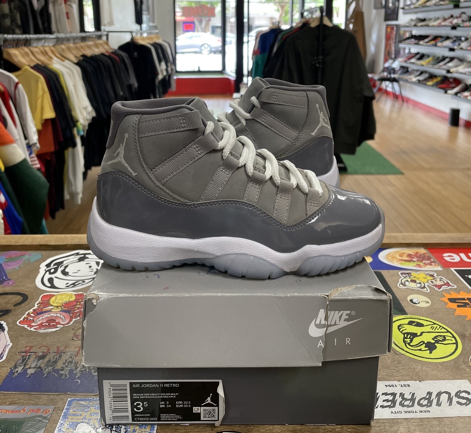 Jordan 11 Cool Grey Size 3.5 Pre Owned(Damaged Box)