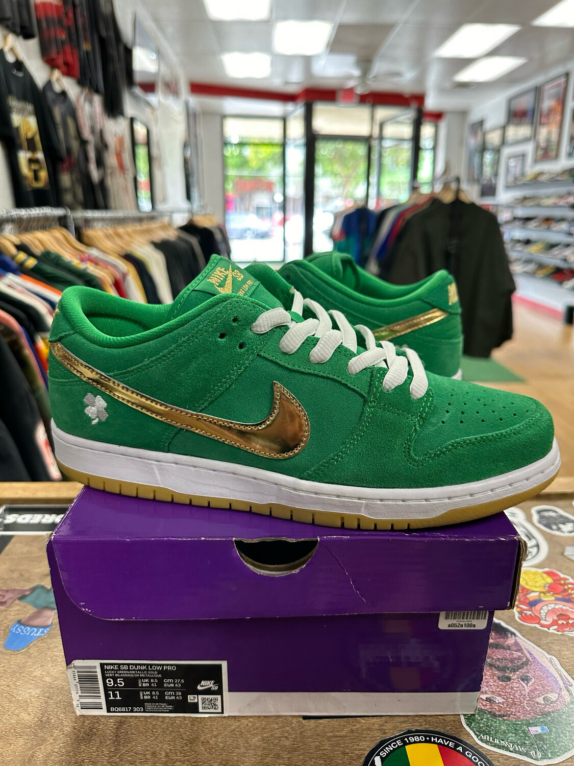 2022 Nike Sb Dunk Low St Patricks&#39;s Day Size 9.5 Pre-Owned