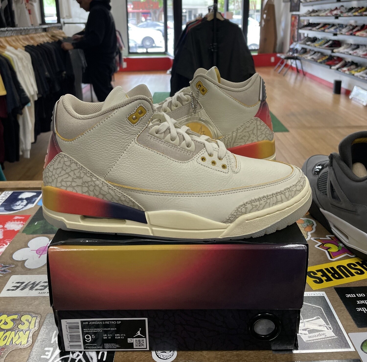 DS Jordan 3 Retro SP J Balvin Medellín Sunset Size 9.5