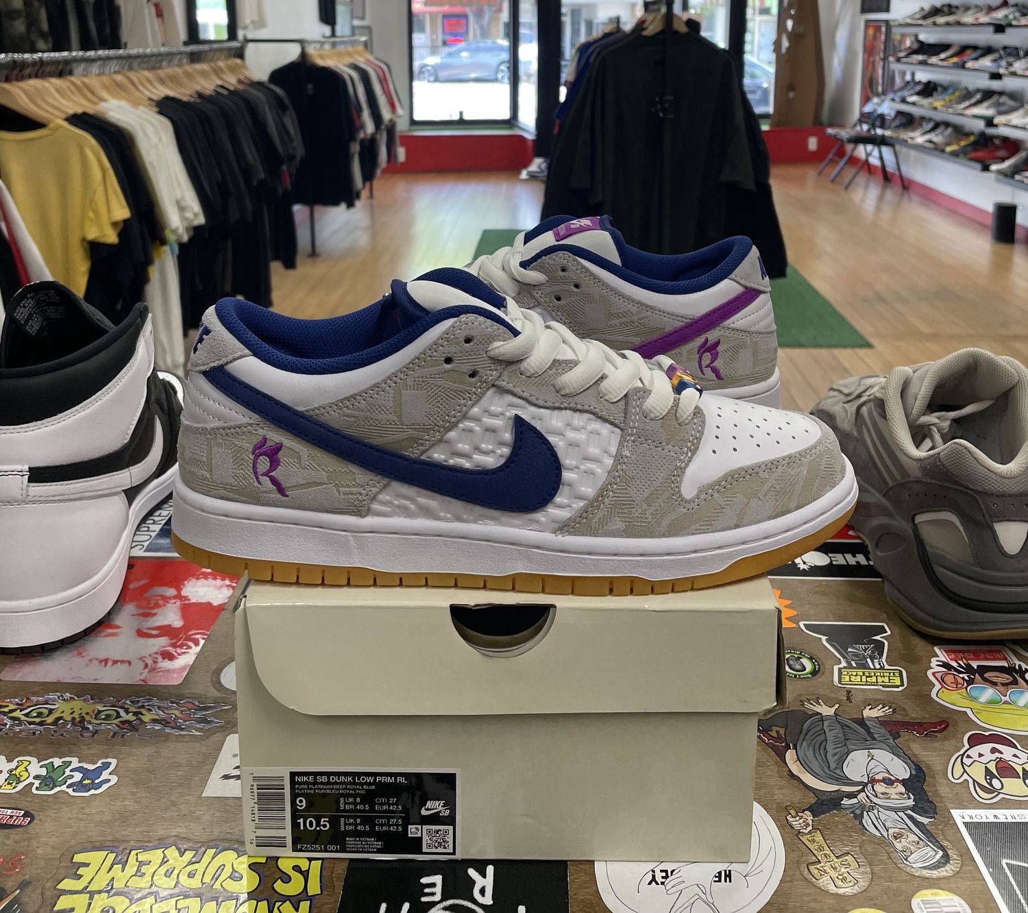 DS Nike SB Dunk Low Rayssa Leal Size 9