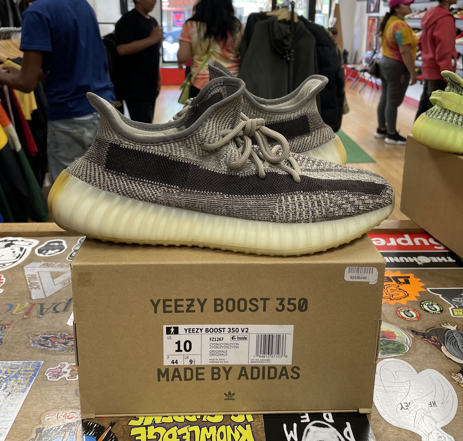 2020 Yeezy Boost 350 V2 Zyon Size 10 Used