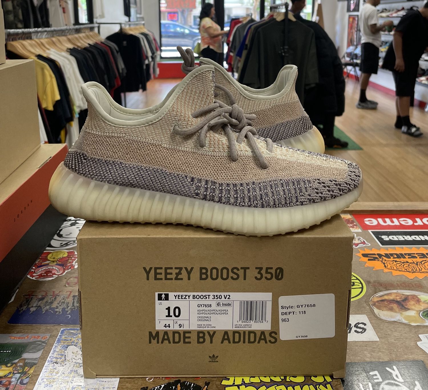 Yeezy Boost 350 V2 Ash Pearl Size 10 Used