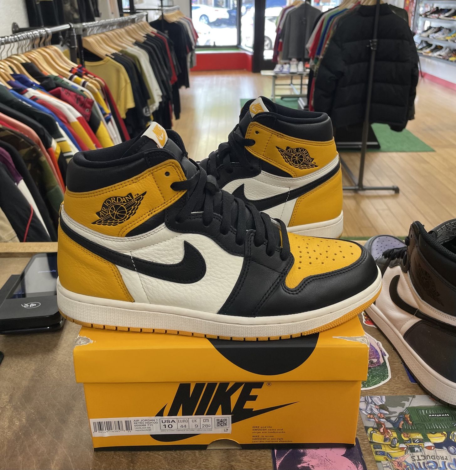 Jordan 1 High Taxi Size 10 Pre-Owned