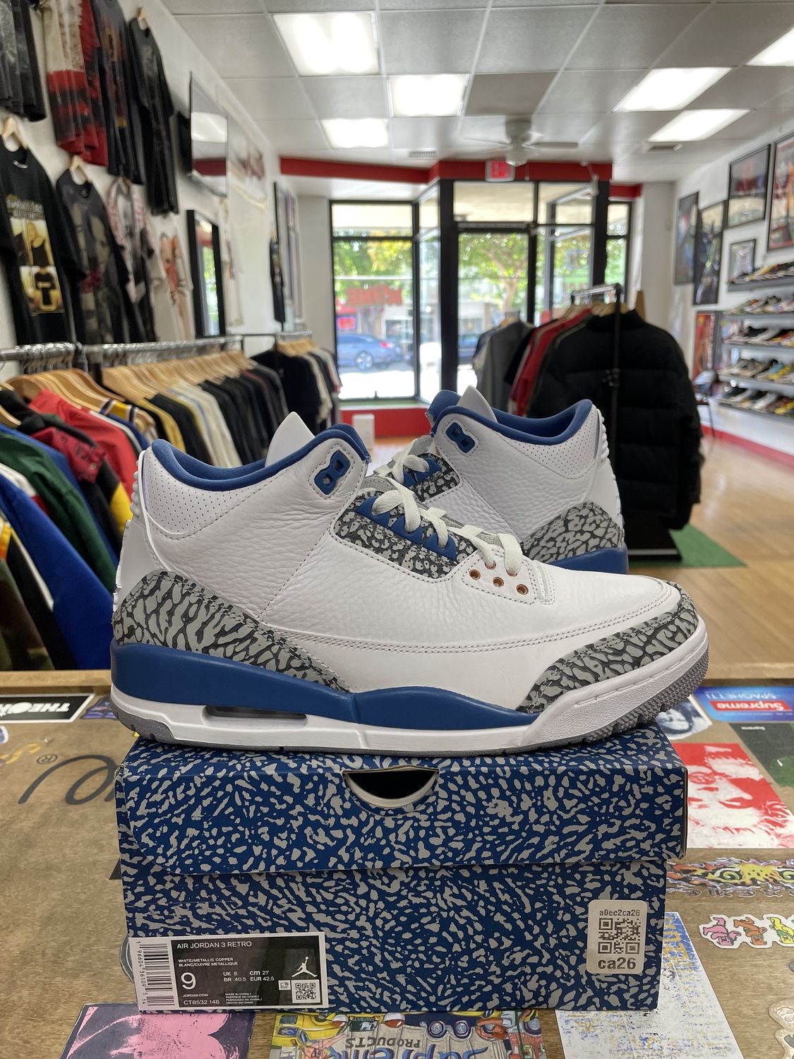 Jordan 3 Wizards Size 9 Pre Owned