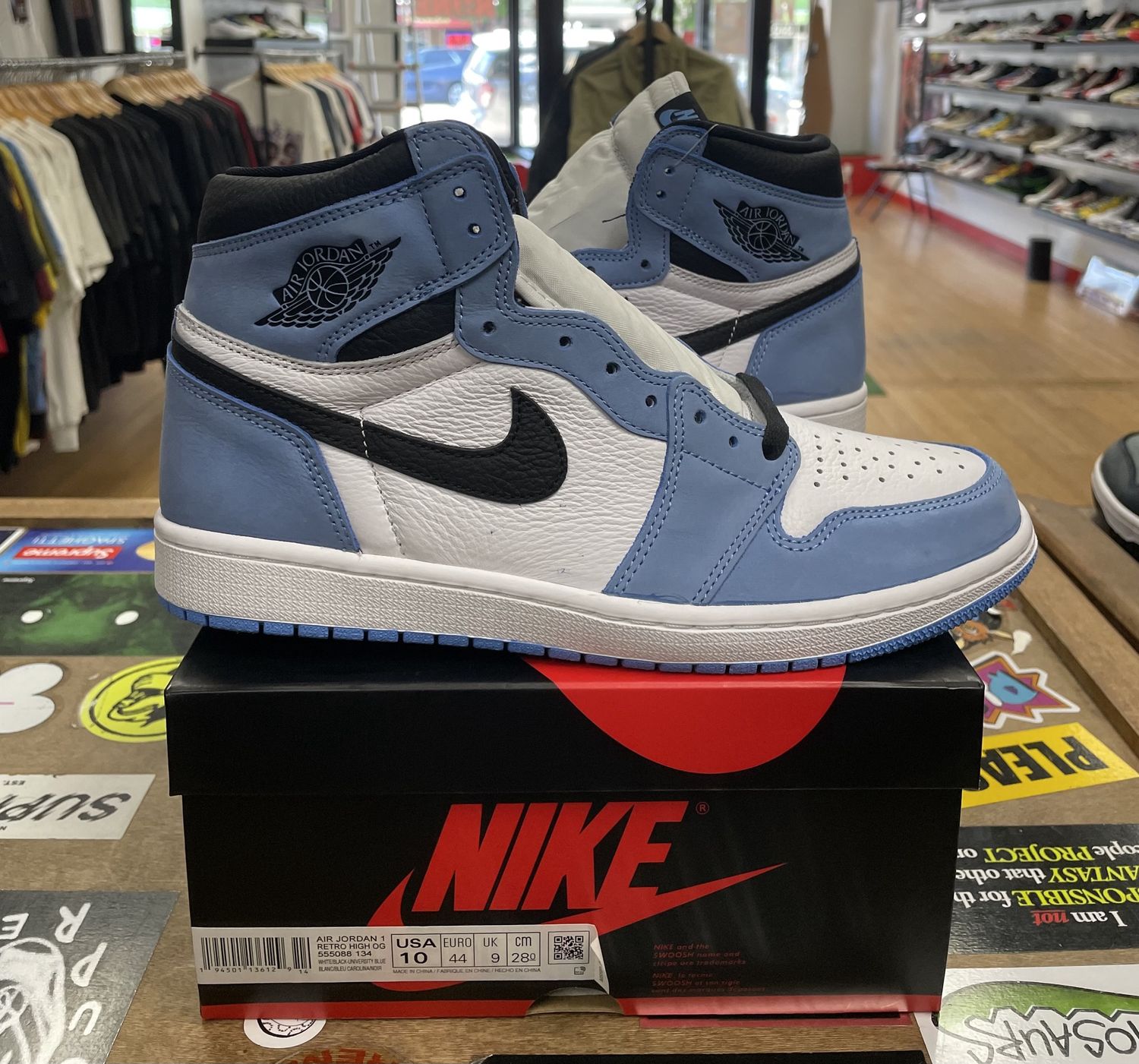 Jordan 1 Retro High OG University Blue Size 10 DS