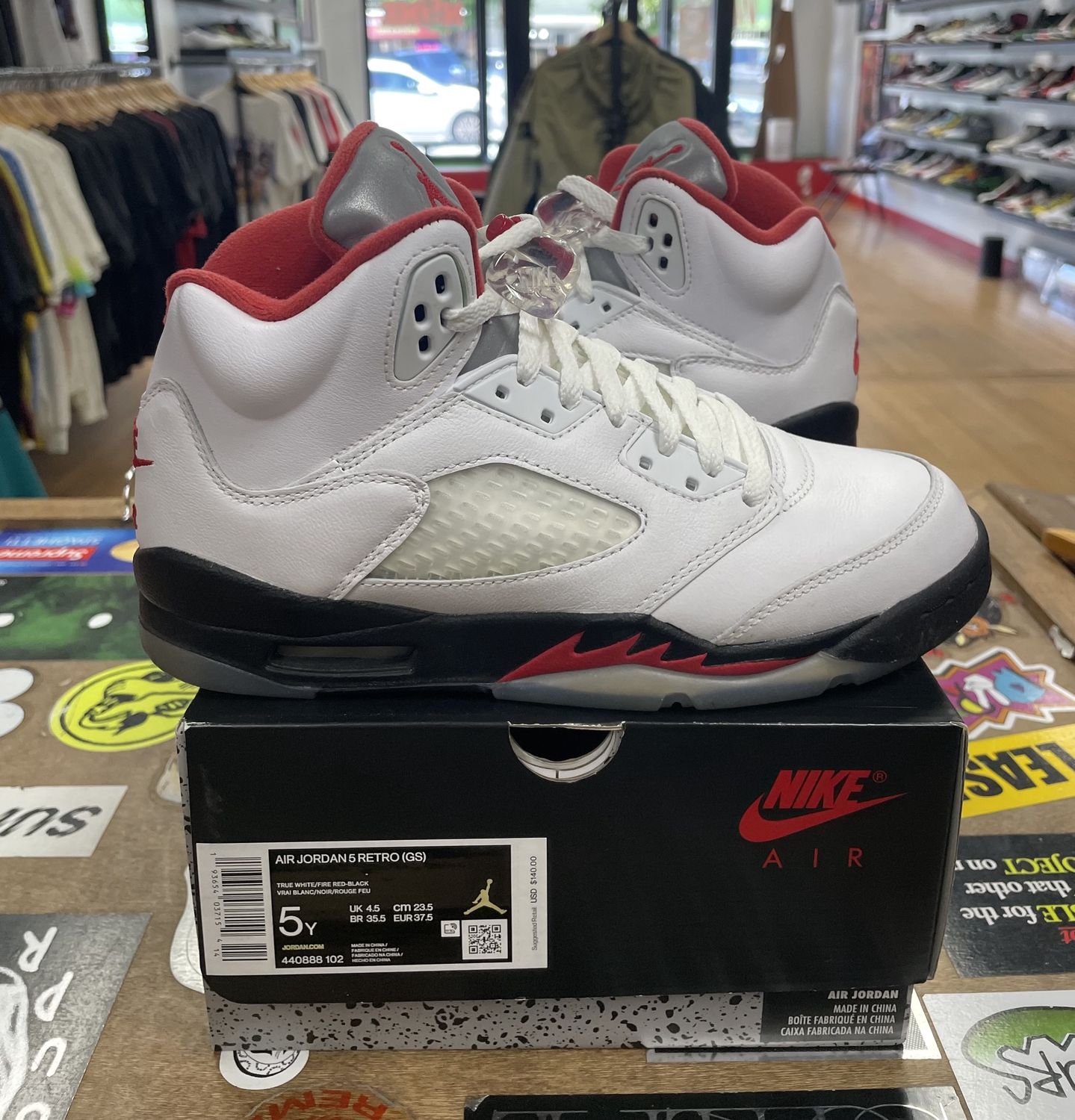 Jordan 5 Fire Red Size 5y Pre-Owned