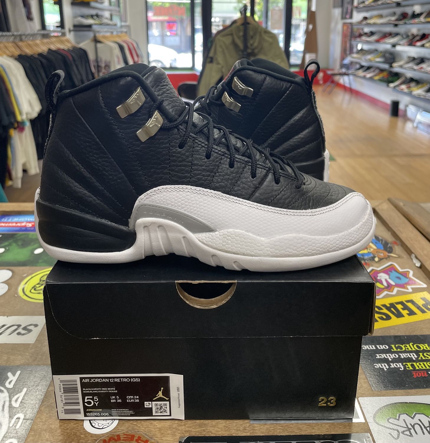 Jordan 12 Playoff Size 5.5y Pre-Owned