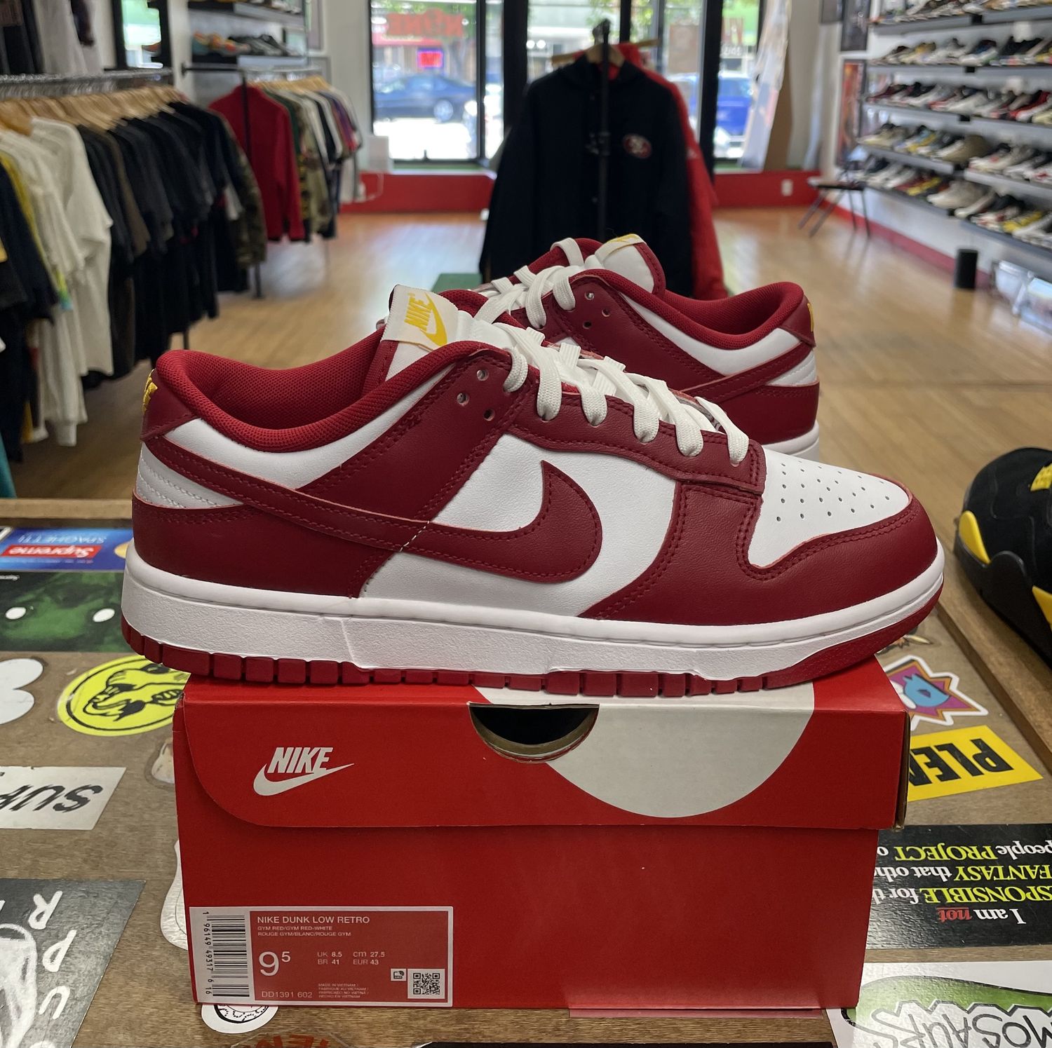 Nike Dunk Low USC Size 9.5 DS