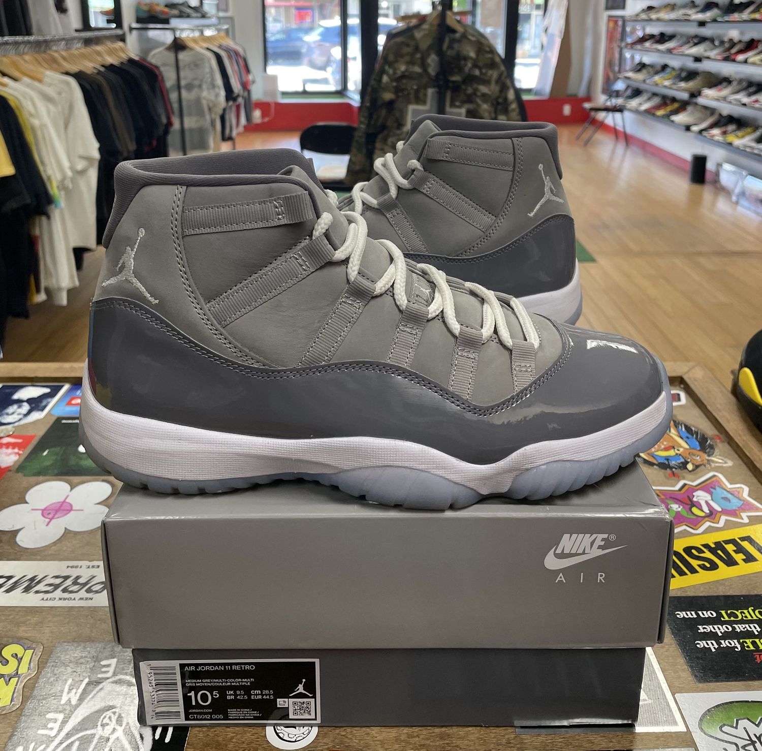 Jordan 11 Retro Cool Grey Size 10.5 Pre Owned