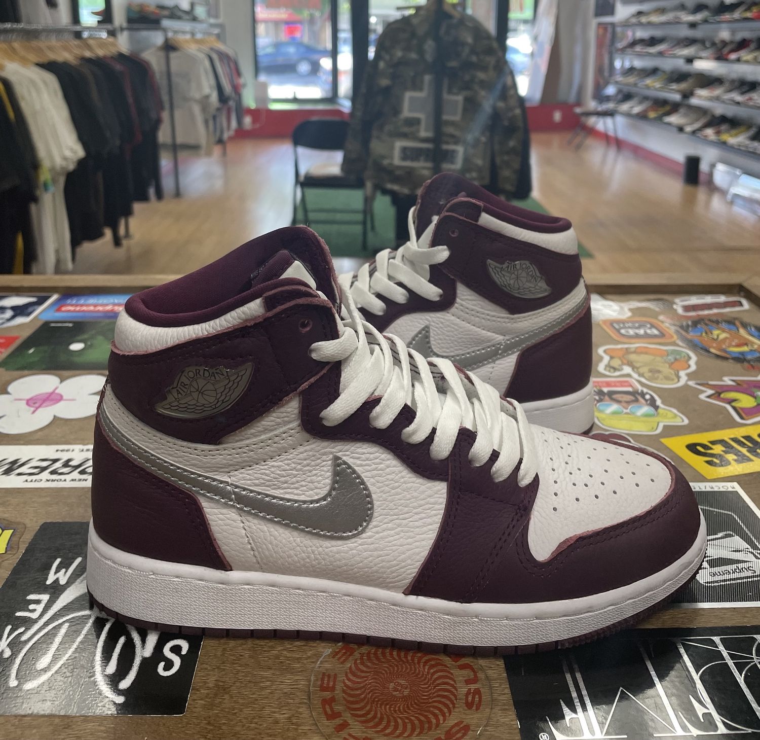 Jordan 1 Bordeaux Size 5y Pre Owned(NO BOX)