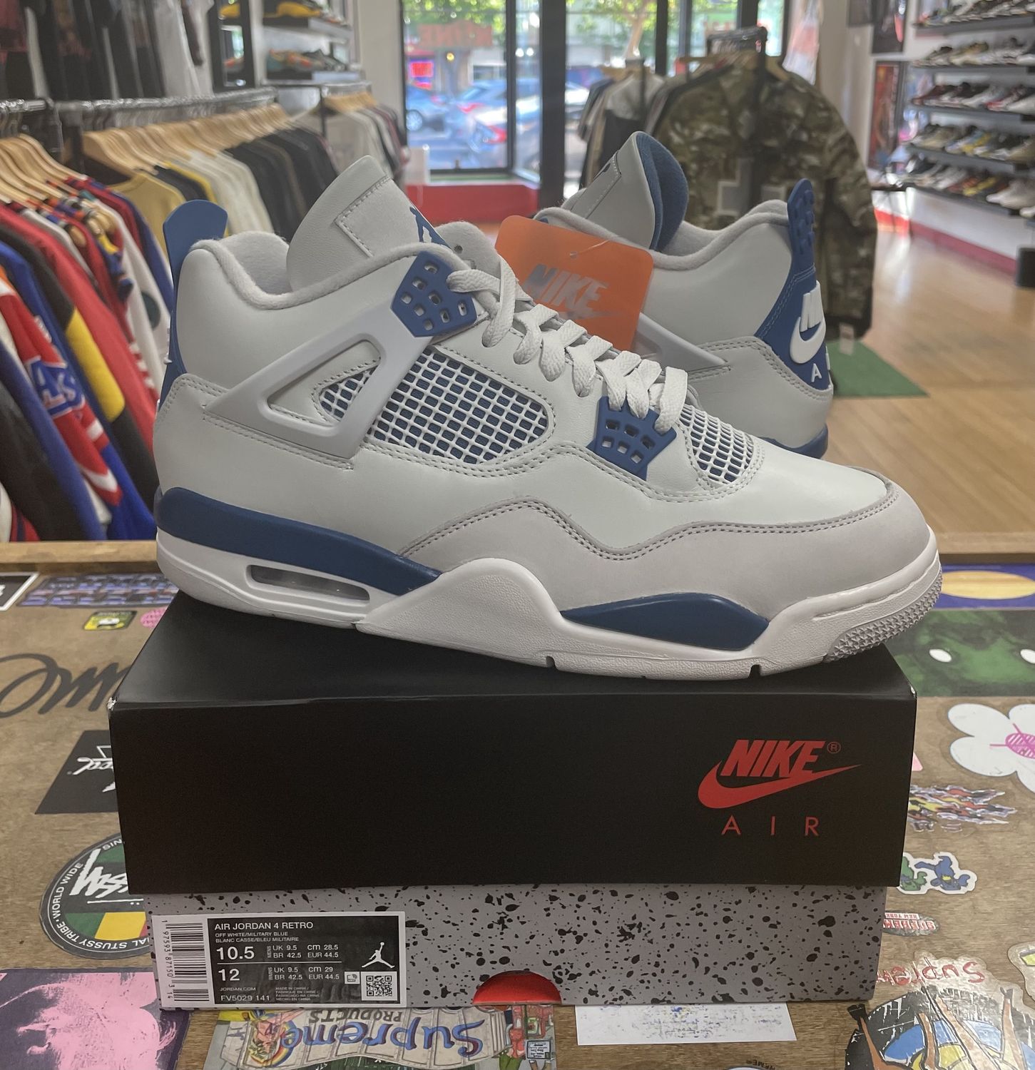 Jordan 4 Military Blue Size 10.5 Ds