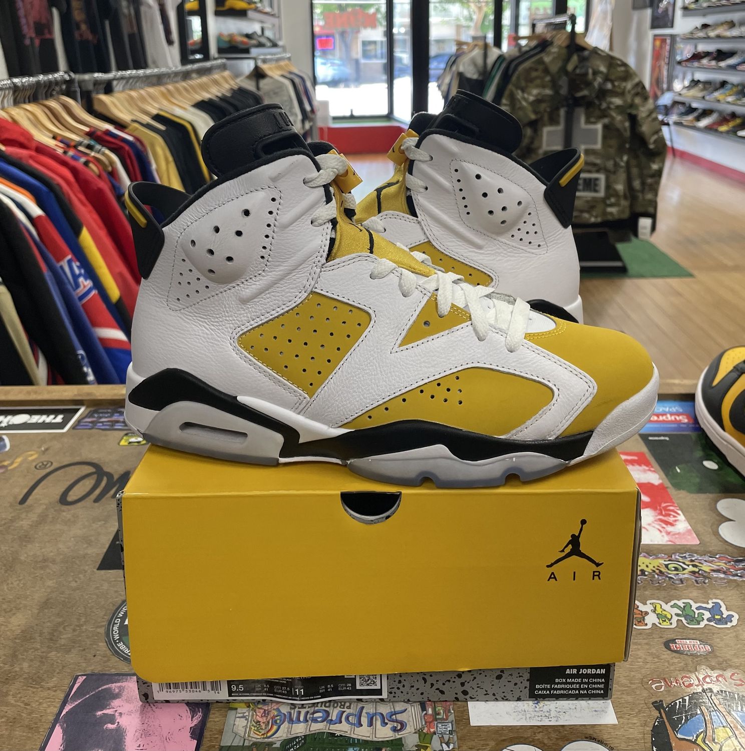 Pre Owned Jordan 6 Yellow Ochre Size 9.5