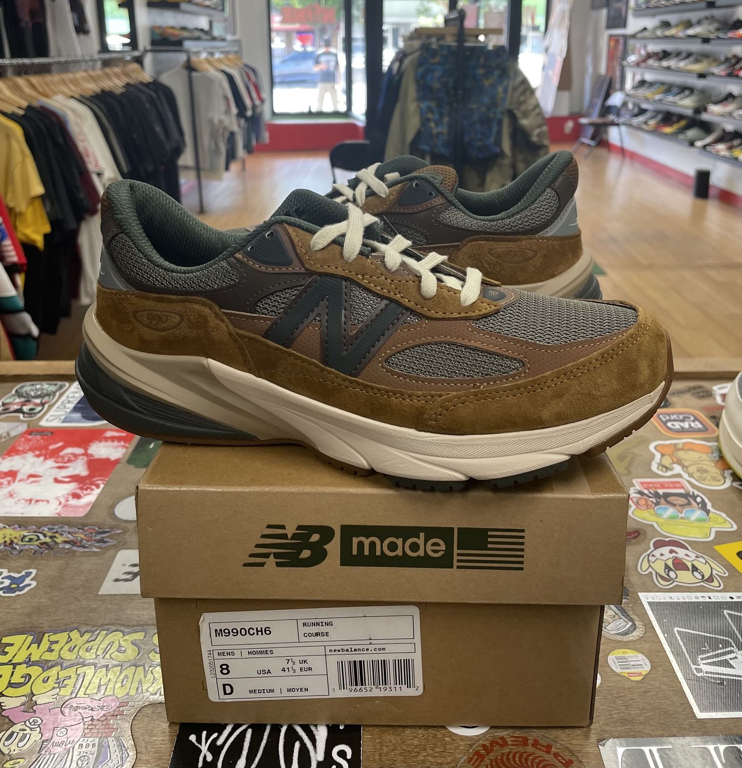 New Balance 990v6 x Carhartt WIP Sculpture Center Size 8 Used