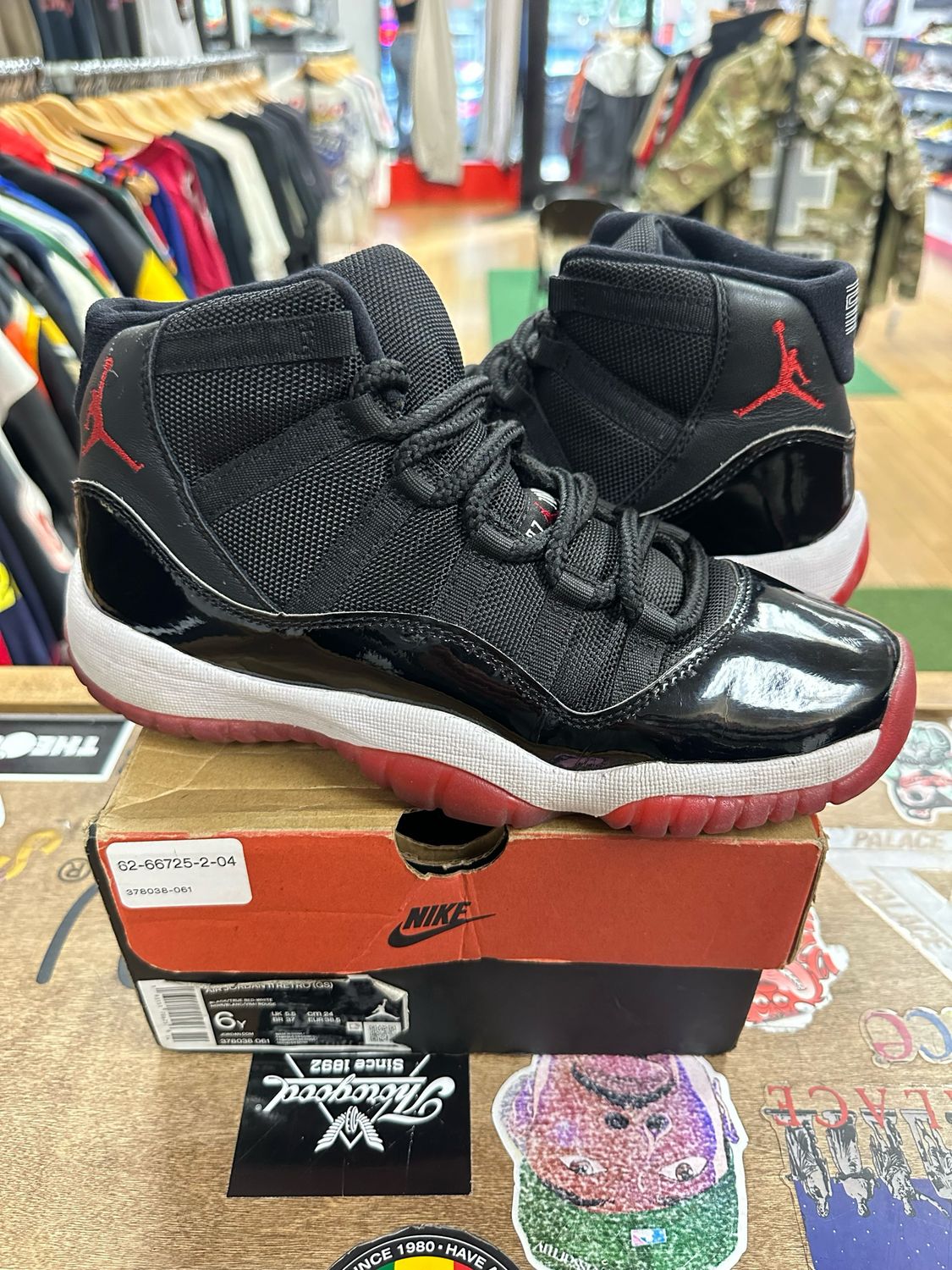 Jordan 11 Bred Size 6y Pre-Owned