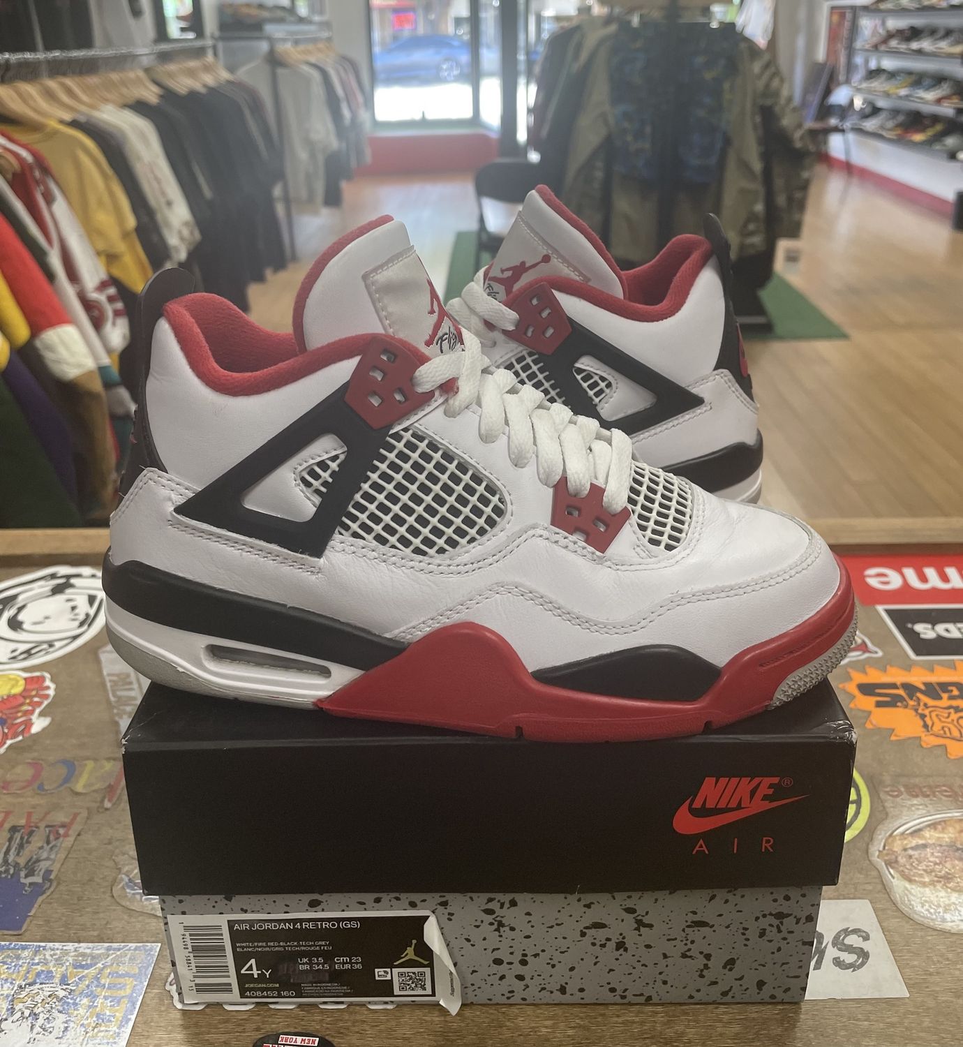 Jordan 4 Retro Fire Red (2020) (GS) Size 4Y Used