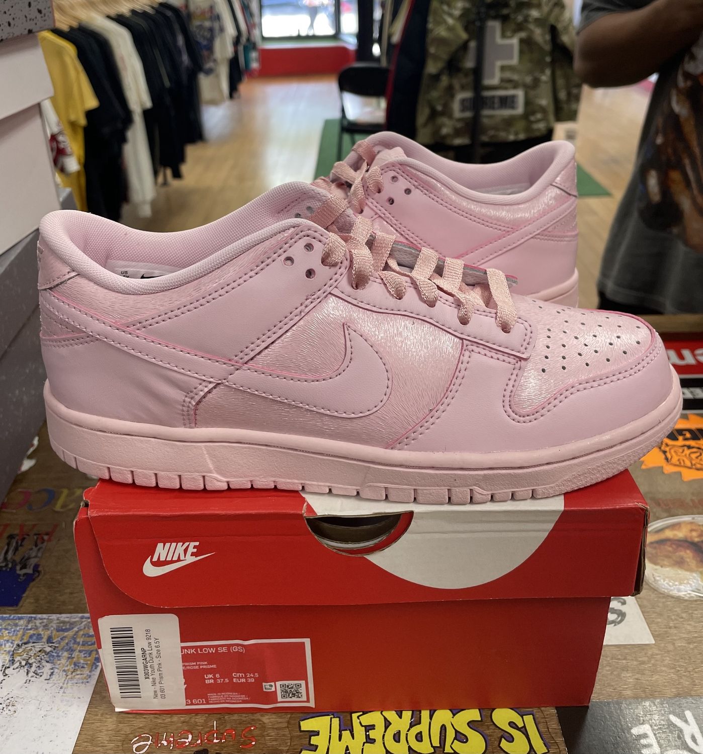 DS Nike Dunk Low Prism Size 6.5y
