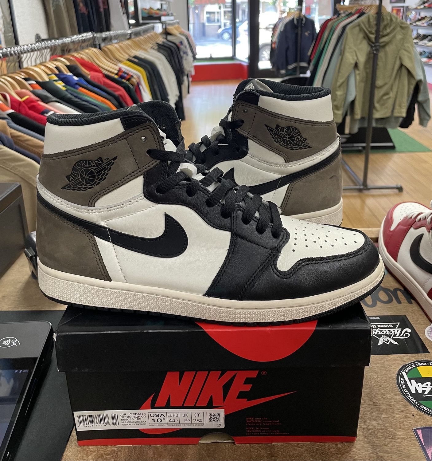 Pre Owned Jordan 1 Retro Mocha Size 10.5