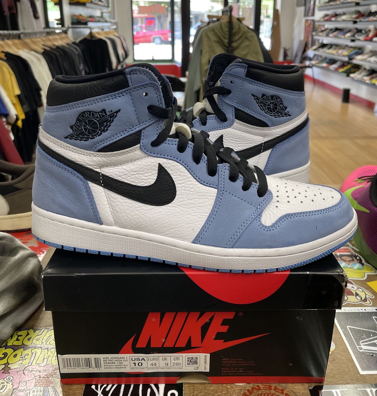 Jordan 1 UNC Size 10 Pre Owned