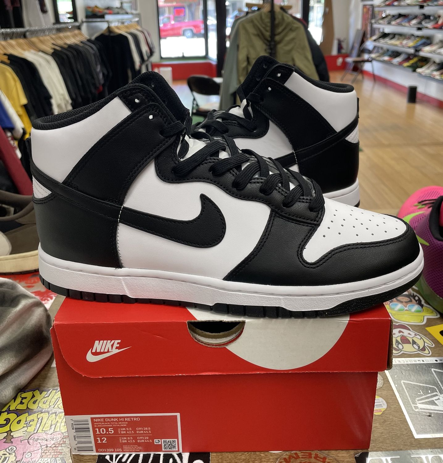 Nike Dunk High Panda Size 10.5 DS