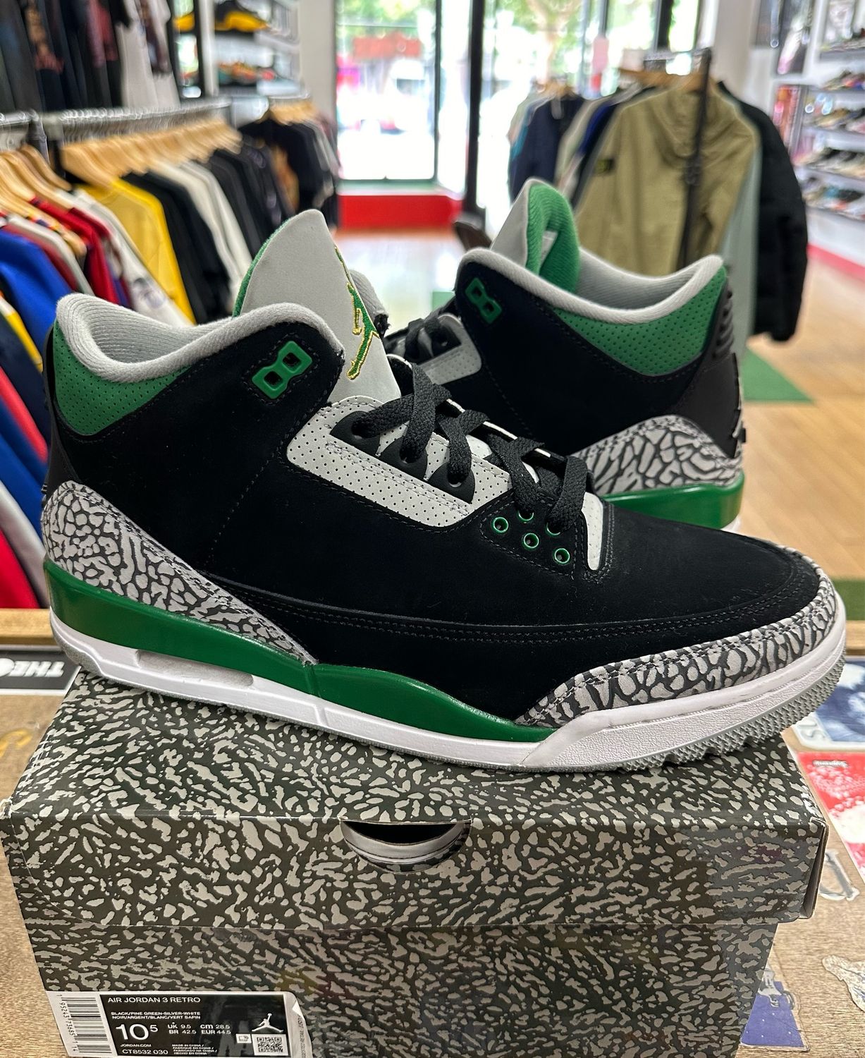 Jordan 3 Retro Pine Green Size 10.5 Pre-Owned