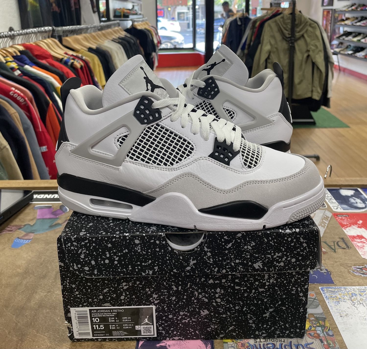 DS Jordan 4 Retro Military Black Size 10